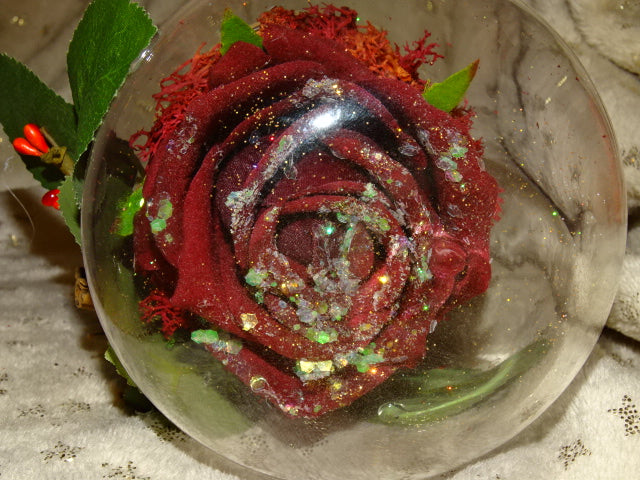 Handmade Festive Glitter Rose in Glass Dome/jar