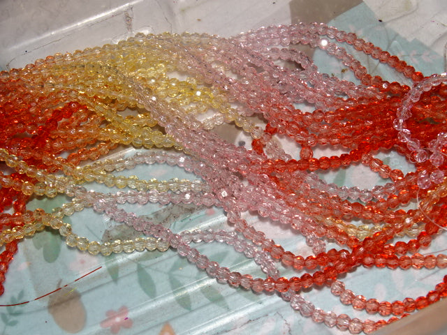 'Ombre Petal'  4 -4.5mm Glass Faceted (32 Facets)  Beads